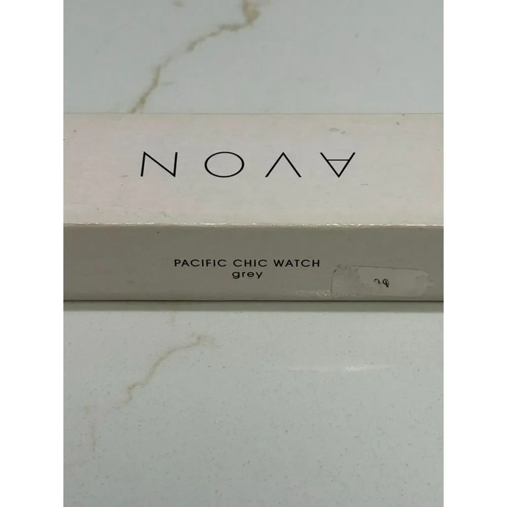 Avon this chic